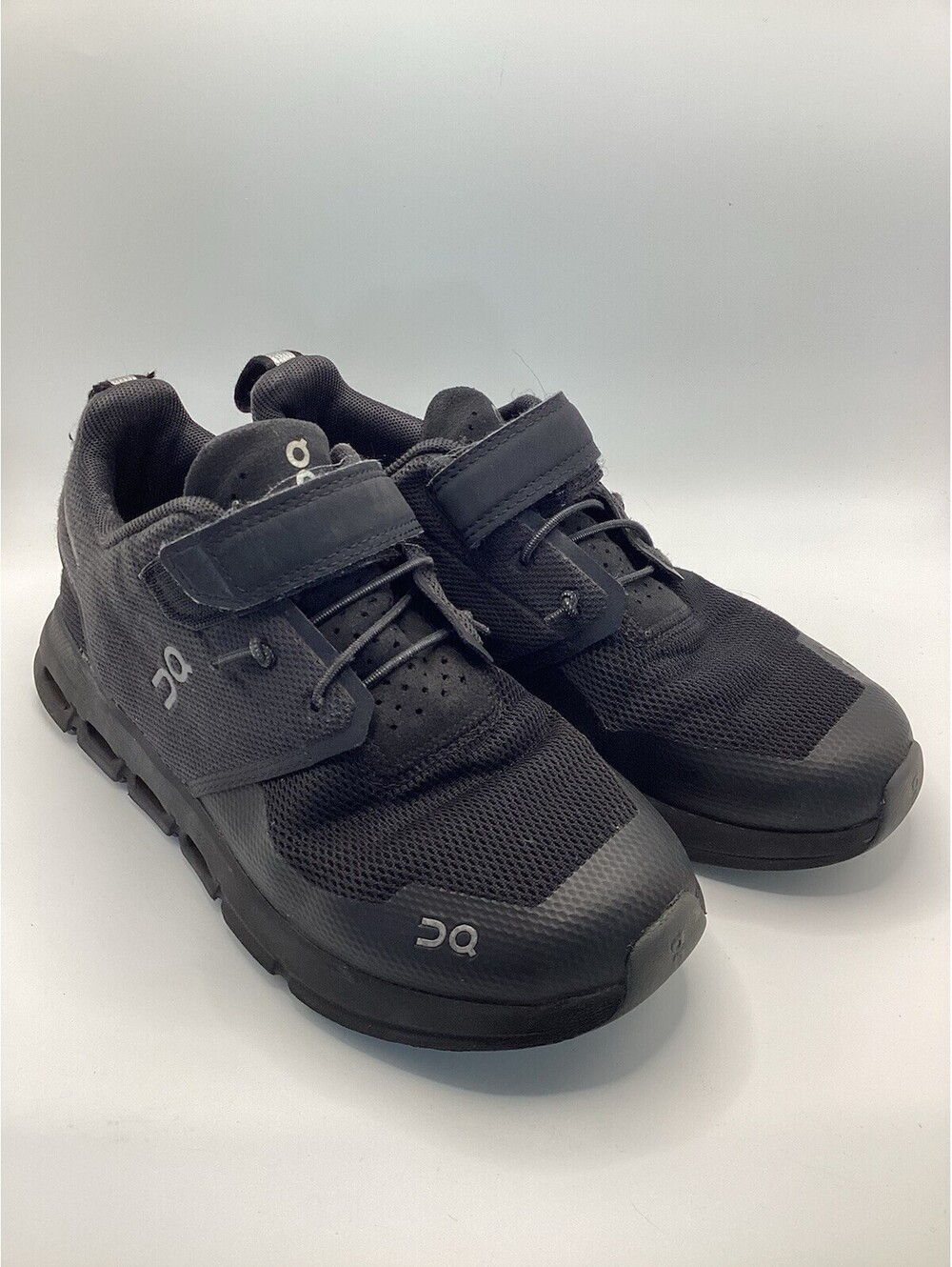 On Kids Cloud Play Sneaker - Black US Size 2 Triple Black Running Shoes